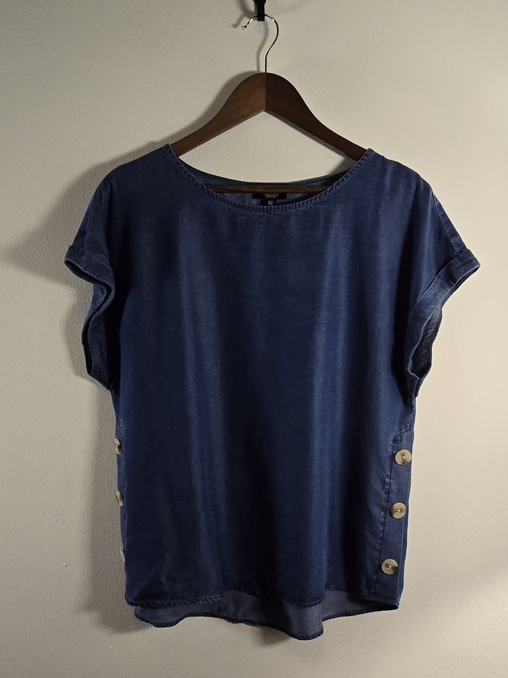 Jones New York Signature Lyocell Chambray Side Button Top Blue M